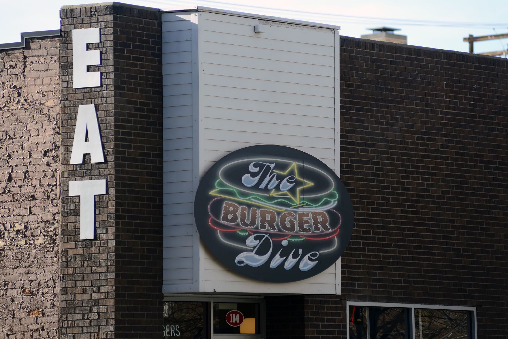 Best Cheeseburger/Hamburger — The Burger Dive